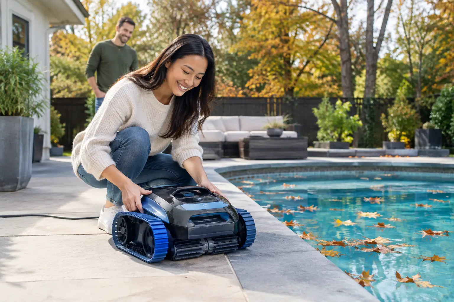 Choosing a Pool Robot for Oak Leaf Debris